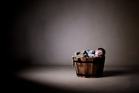 Victoria (Newborn)
